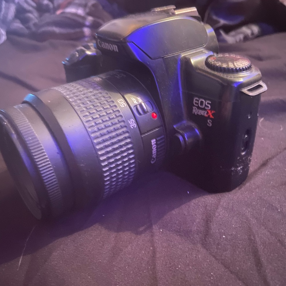 Canon EOS rebel G film SLR camera with 35-80mm Lens